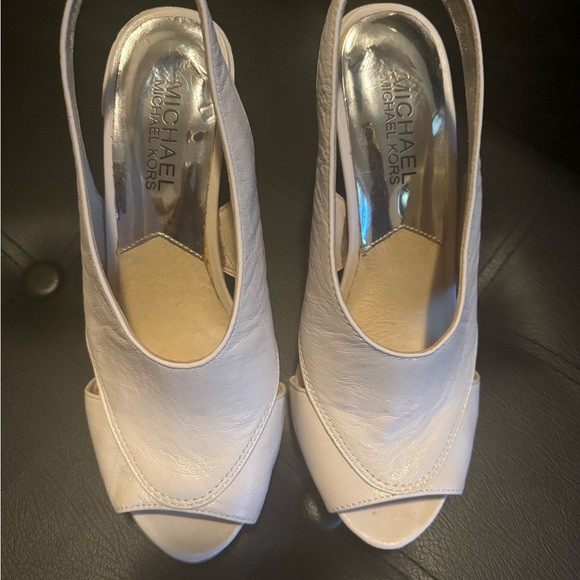 Michael Kors cream colored soft leather 4 1/2 inch heel slip on. - Picture 2 of 7